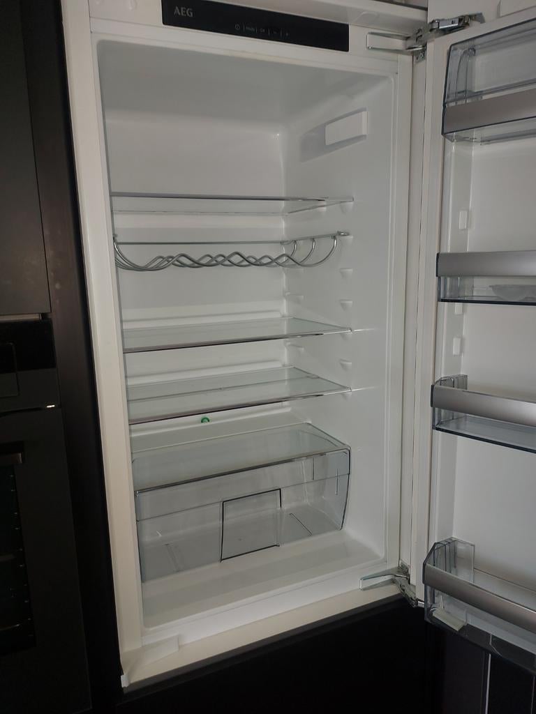 AEG Koelkast inbouw skk810edaf ONGEBRUIKT, Witgoed en Apparatuur, Koelkasten en IJskasten, 200 liter of meer, Ophalen, Nieuw, 160 cm of meer