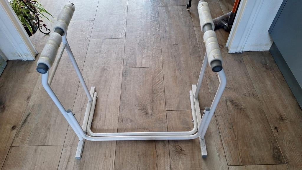 Sta op hulp voor in de wc, Ophalen, Zo goed als nieuw