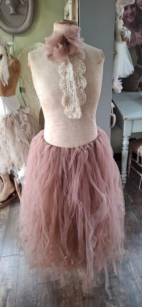 Brocante  paspop inclusief aankleding (zonder poot), Ophalen