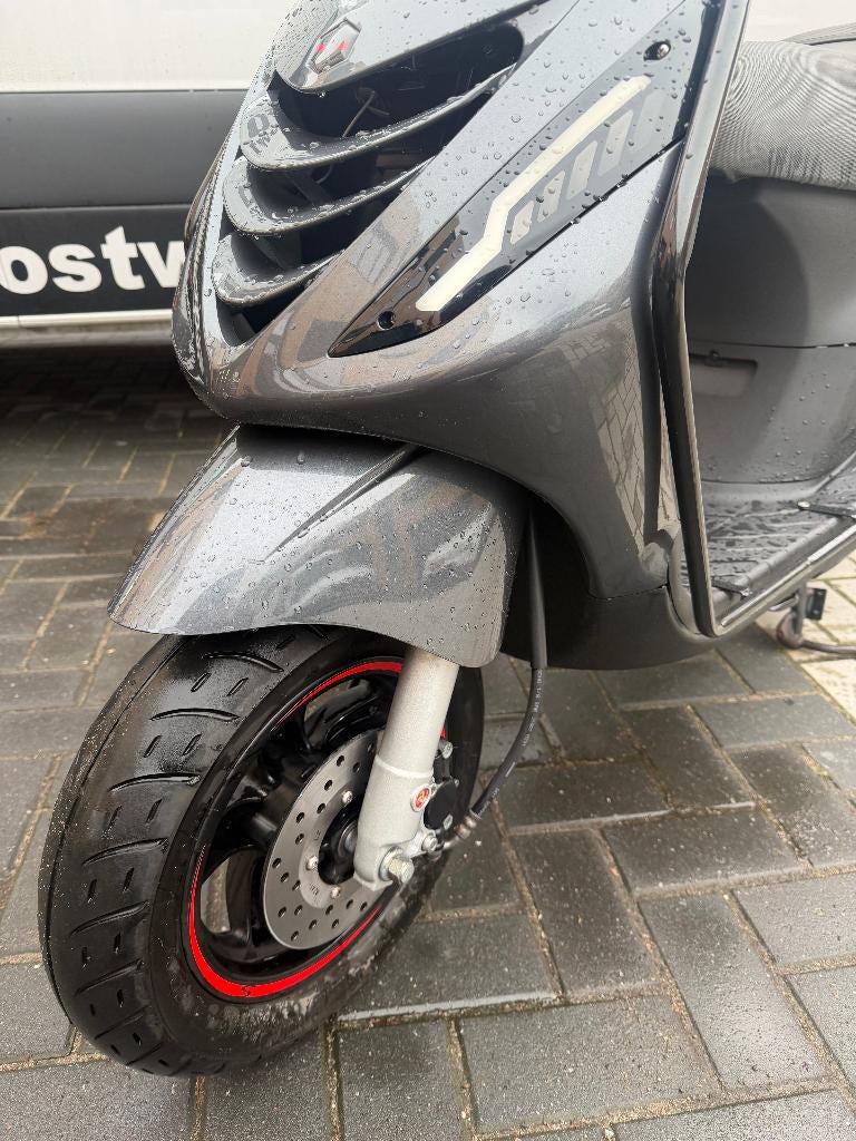Piaggio zip 2020 | Nieuwstaat |  EERSTE eigenaar | GARANTIE, Maximaal 45 km/u, Zip, Ophalen of Verzenden, Zo goed als nieuw