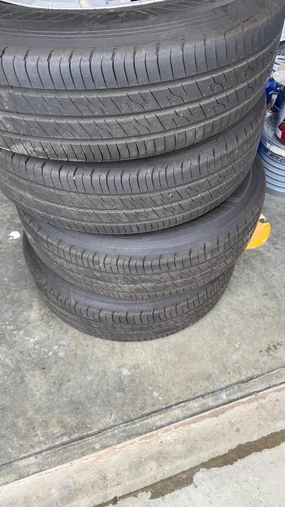 Goodyear banden met stalen velgen 205/75 R16C, Auto-onderdelen, Banden en Velgen, 16 inch, Banden en Velgen, Zomerbanden, Bestelwagen