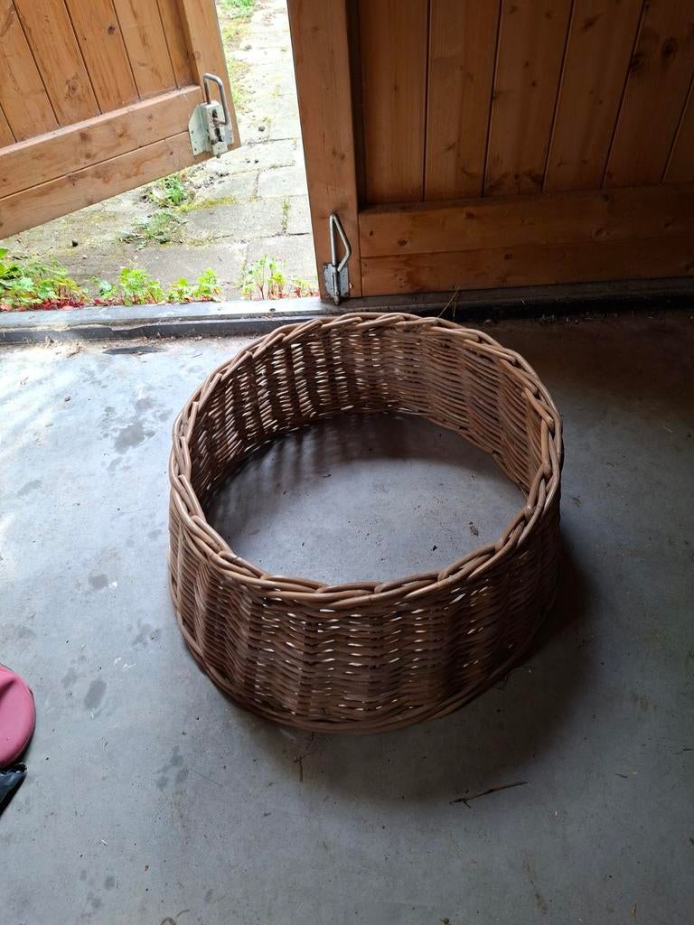 Mand voor voet kerstboom, Ophalen