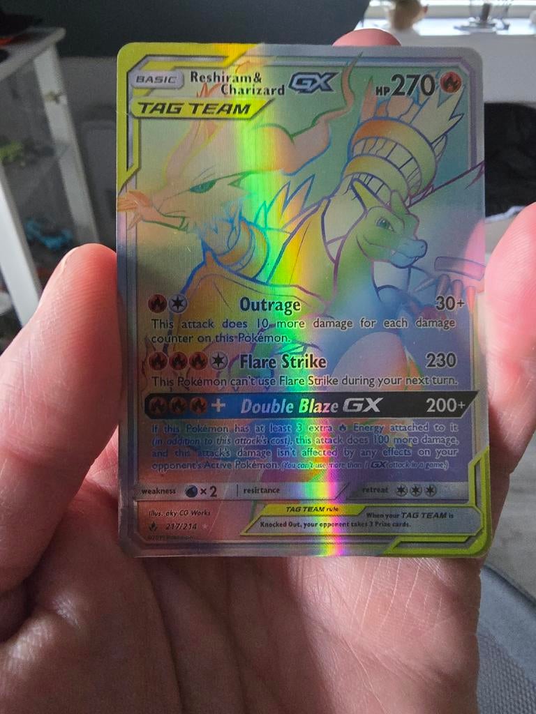Reshiram & Charizard GX Tag Team kaart 217/214, Hobby en Vrije tijd, Verzamelkaartspellen | Pokémon, Ophalen of Verzenden