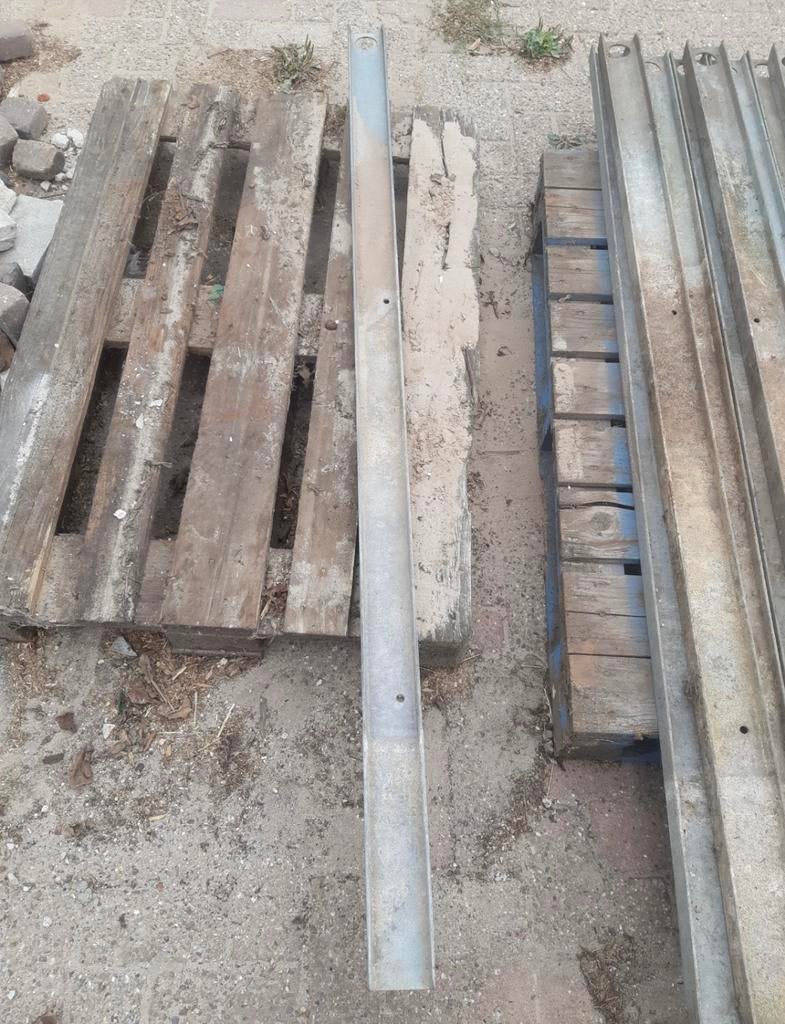 Paaltjes gegalvaniseerd, Ophalen, Zo goed als nieuw, Minder dan 180 cm, Palen