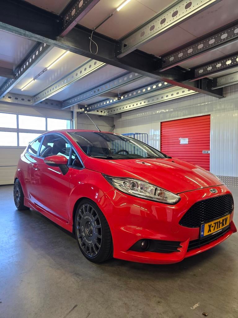 Ford Fiesta ST mk 7.5 2017, Voorwielaandrijving, 1596 cc, 565 kg, Leder en Stof