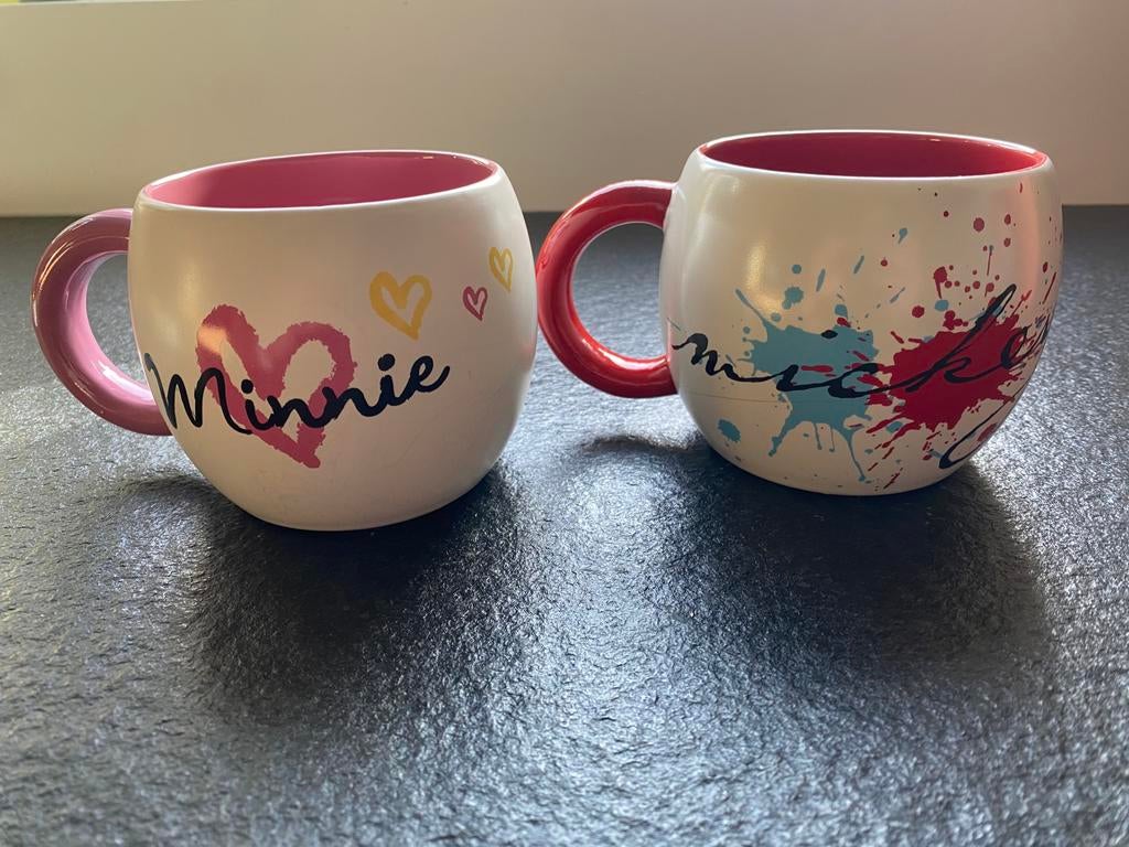 Disney mokken Minnie en Mickey Mouse (rookvrij), Gebruikt, Ophalen of Verzenden, Overige stijlen, Kop(pen) en/of Schotel(s)
