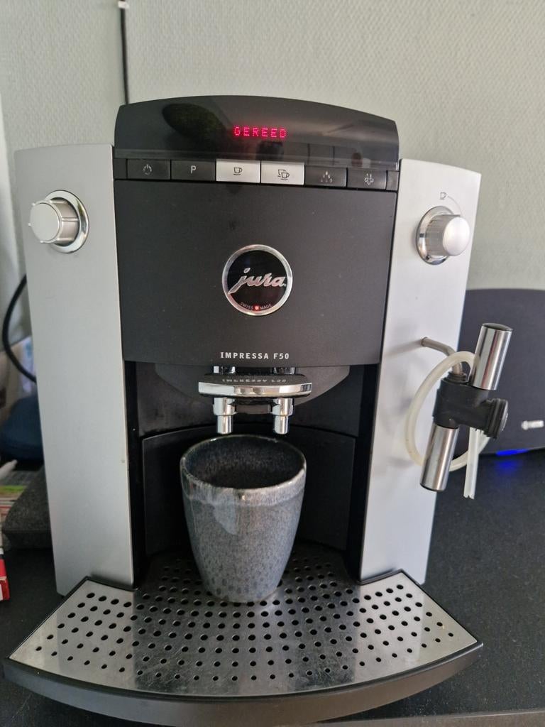 Jura Impressa F50 koffiemachine, Witgoed en Apparatuur, Koffiezetapparaten, Ophalen of Verzenden, Koffiemachine