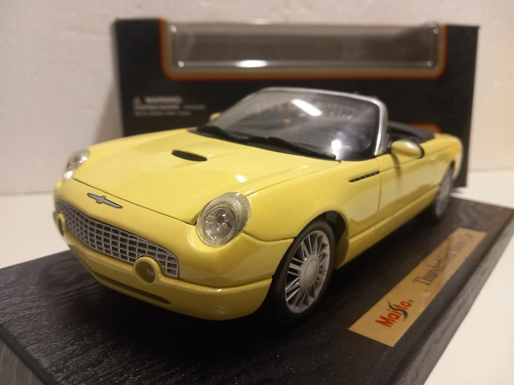 Ford Thunderbird cabriolet geel Maisto metall 1:18, Hobby en Vrije tijd, Modelauto's | 1:18, Ophalen of Verzenden, Zo goed als nieuw