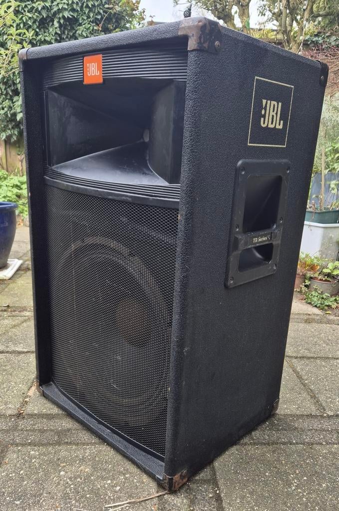 JBL TR125 luidsprekerboxen met speakerkabels en statieven, Ophalen, Zo goed als nieuw, Minder dan 500 watt