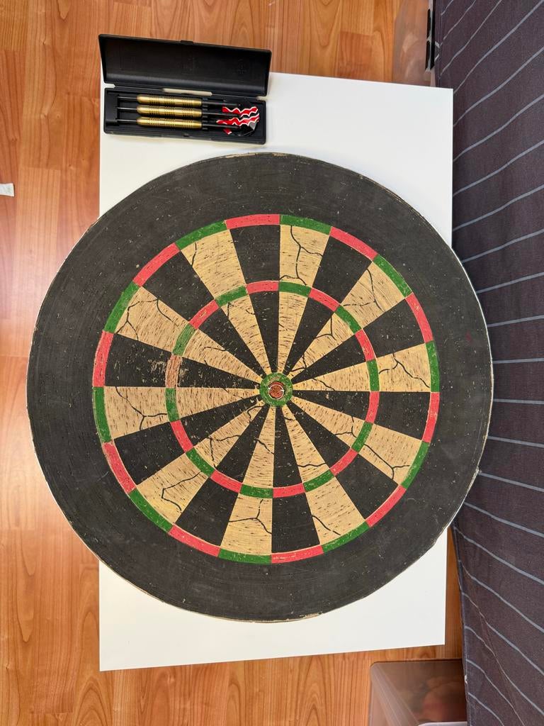 Dartbord met pijltjes, Ophalen, Gebruikt, Dartbord met pijlen