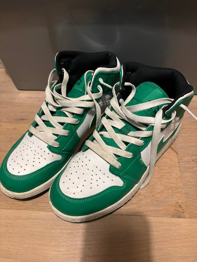 Nike Air Jordan 1 Mid - Groen/Wit (Maat 39), Kleding | Dames, Schoenen, Ophalen of Verzenden, Groen, Sneakers of Gympen, Zo goed als nieuw