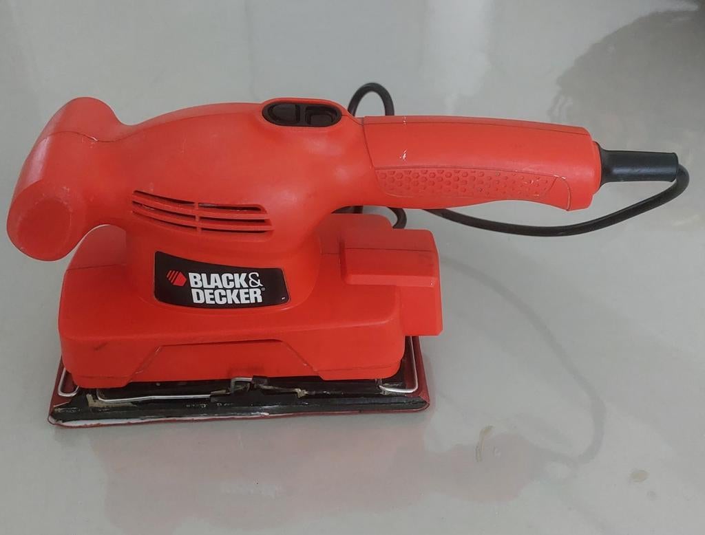 Black & Decker KA300 vlakschuurmachine, Ophalen of Verzenden, Zo goed als nieuw, Minder dan 600 watt, Vlakschuurmachine