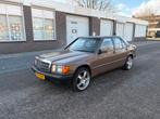 Mercedes 190 DIESEL 1986 Bruin oldtimer, Auto's, Overige Auto's, 1983 cc, Bruin, Diesel, 570 kg