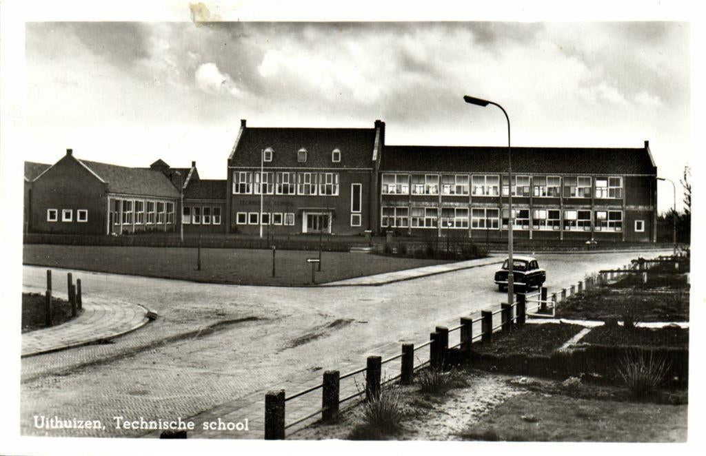 Uithuizen, Technische school - auto - gelopen, Ophalen of Verzenden, Voor 1920, Gelopen, Noord-Brabant