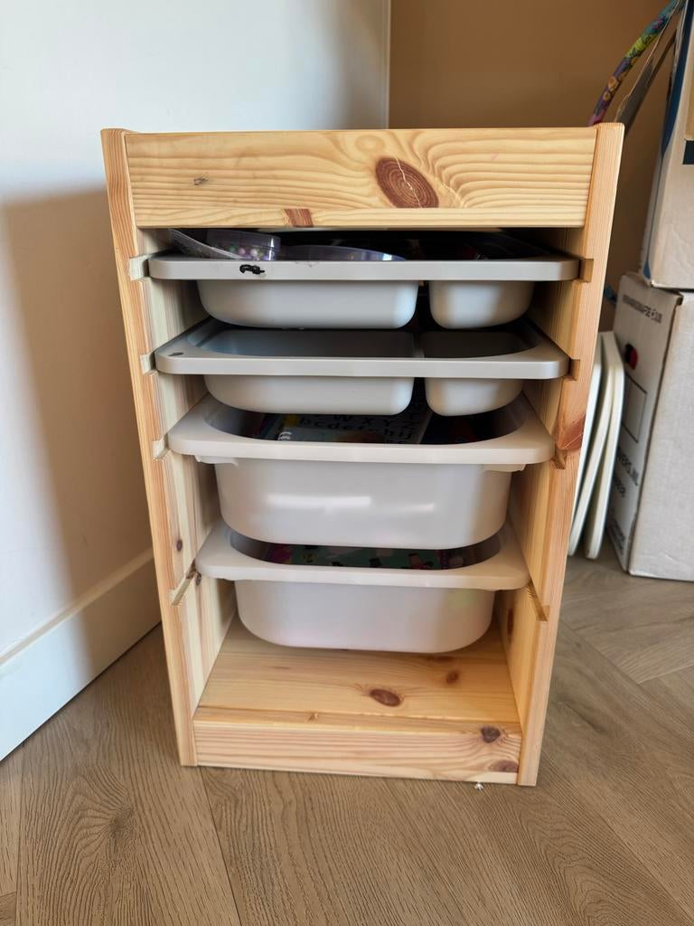 IKEA TROFAST Opbergcombinatie met bakken, licht wit gebeitst, Kinderen en Baby's, Kinderkamer | Commodes en Kasten, Zo goed als nieuw