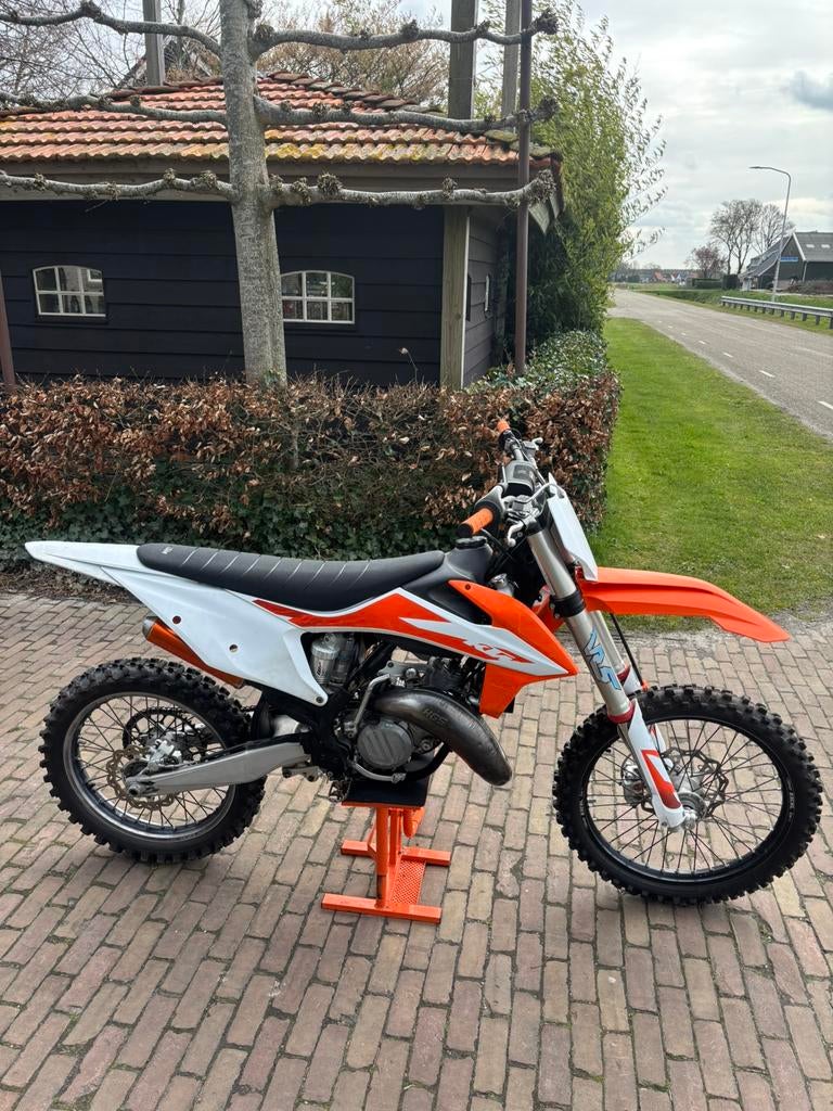 Te koop: KTM 125 SX (2020) – HGS UITLAATSYSTEEM!, Fietsen en Brommers, Brommers | Crossbrommers, Ophalen