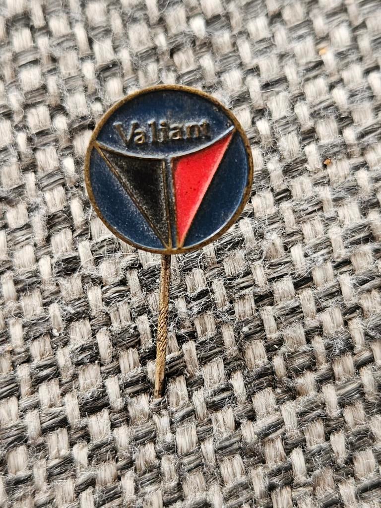 Plymouth Valiant Automobile oud speldje, Verzamelen, Speldjes, Pins en Buttons, Ophalen of Verzenden