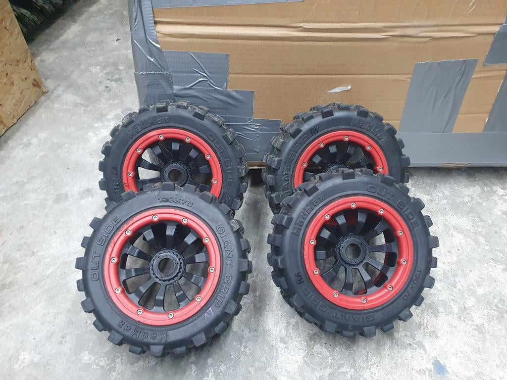 MADMAX gaint grip 190x 70 banden losi arrma kraken, Ophalen of Verzenden, Overige schalen, Onderdeel