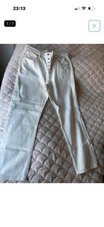 voor 30€ bijna niuwe Levis, Ophalen of Verzenden, Zo goed als nieuw, Blauw, W32 (confectie 46) of kleiner
