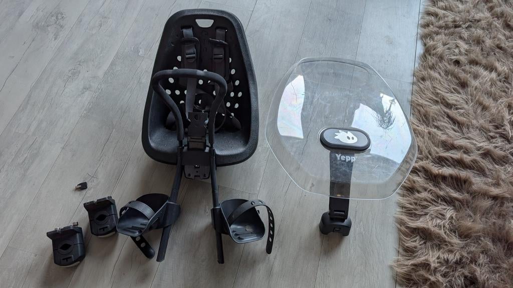 Yepp kinderzitje met windscherm en extra bevestiging, Ophalen, Gebruikt