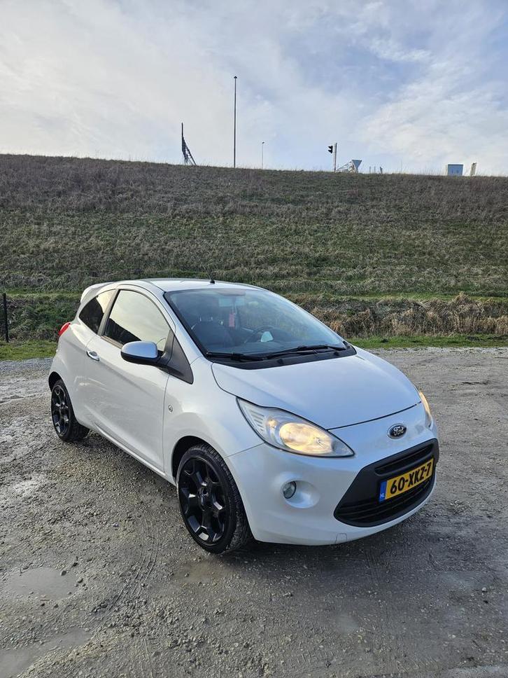 Ford Ka 1.2 Titanium 2012 Leer Airco USB Velgen NAP, Auto's, Ford, Bedrijf, Ka, ABS, Airbags, Airconditioning, Bluetooth, Boordcomputer