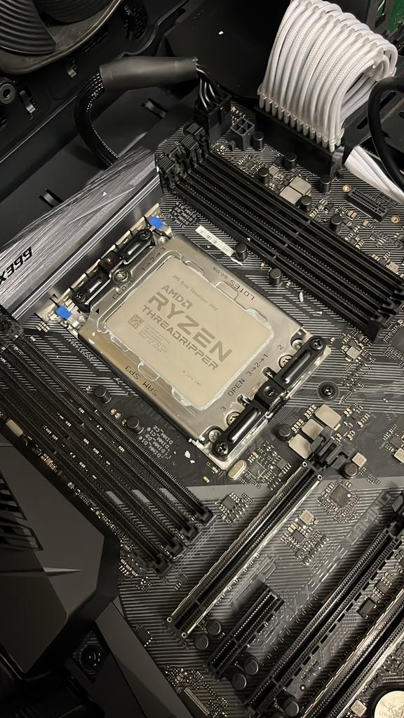 AMD Ryzen Threadripper 1950X processor, Computers en Software, Processors, Ophalen of Verzenden, Gebruikt, 16-core