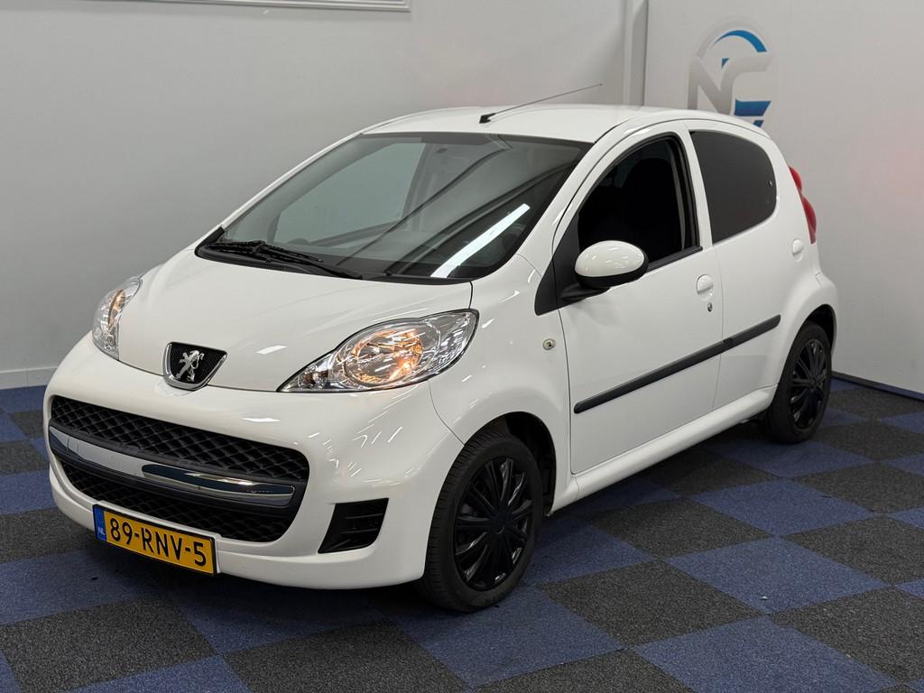 Peugeot 107 1.0-12V XS / AIRCO / MULTIEMEDIA NAVI / SUPER NE, Voorwielaandrijving, Euro 5, Gebruikt, 4 stoelen