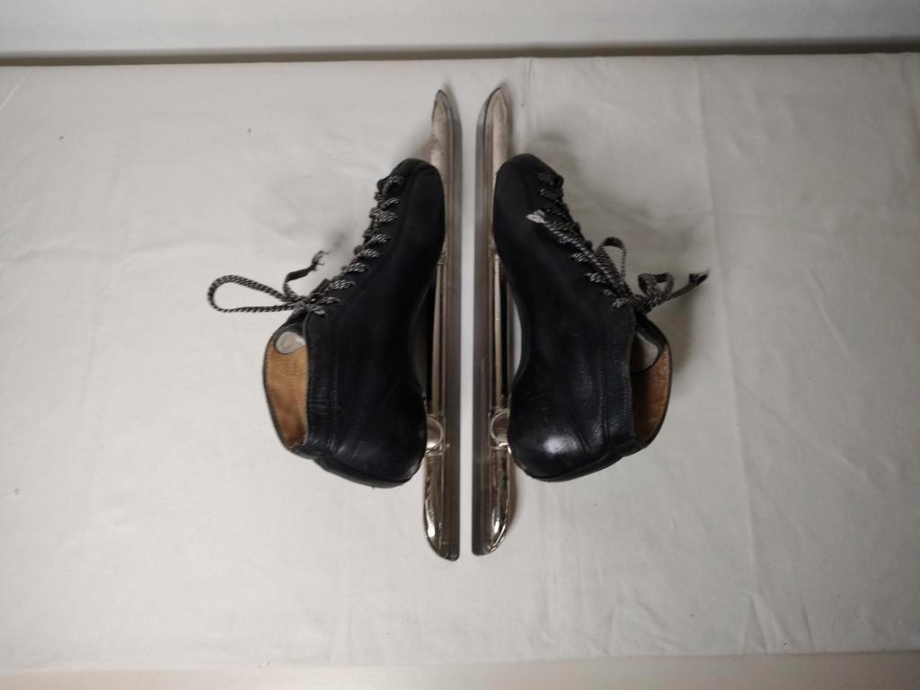 S644 Viking Lage Noren maat 37 geslepen, Sport en Fitness, Schaatsen, Viking, Gebruikt, Viking, Almere