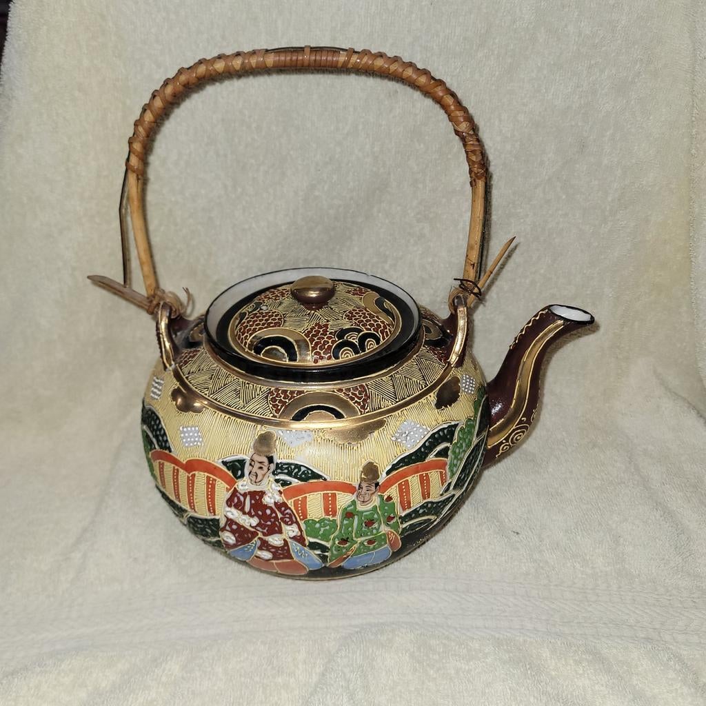 Antieke Japanse Theepot met Bamboe Handvat en Figuren, Ophalen of Verzenden