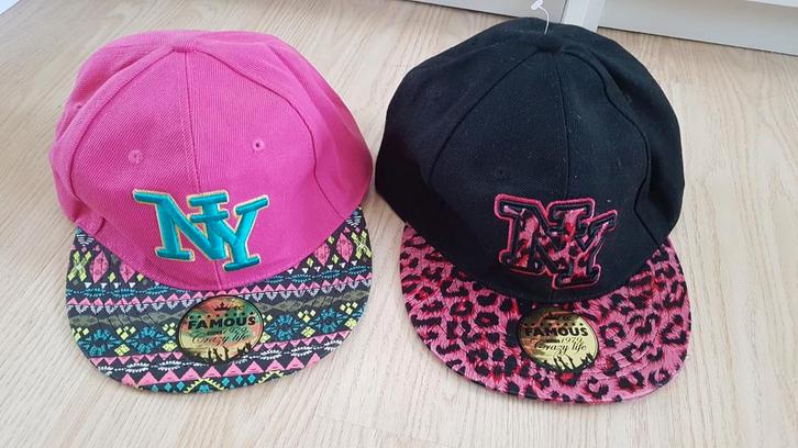 2 coole petten: zwart en roze met NY-logo, Kinderen en Baby's, Kinderkleding | Petten en Hoeden, Nieuw, Jongen of Meisje, 146 t/m 152