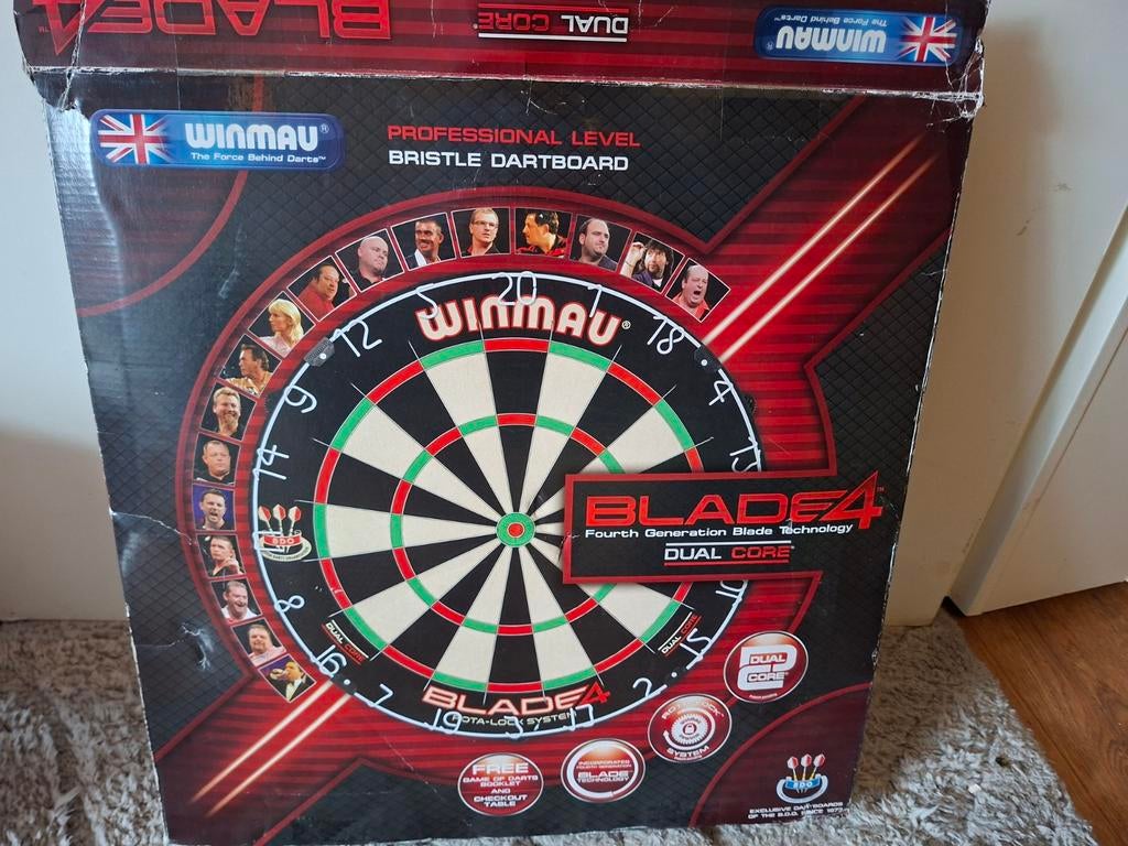 Winmau Blade 4 Dual Core Dartbord - Professioneel Niveau, Sport en Fitness, Darts, Ophalen of Verzenden, Gebruikt, Dartbord