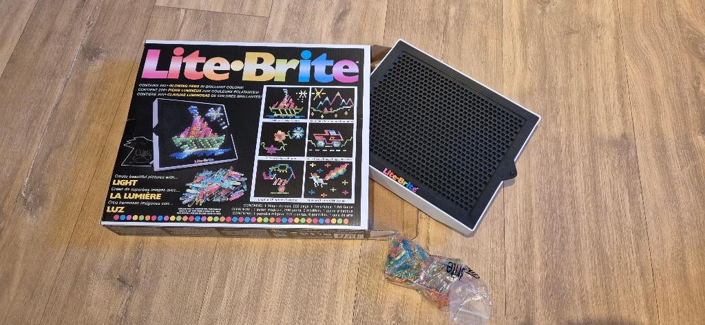 Litebrite spel, Hobby en Vrije tijd, Gezelschapsspellen | Bordspellen, Ophalen of Verzenden, Nieuw, Hasbro