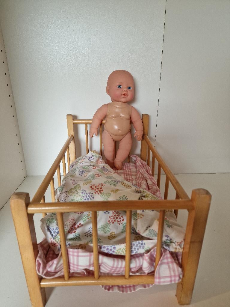 Poppenbedje met pop, Kinderen en Baby's, Speelgoed | Poppen, Ophalen of Verzenden, Gebruikt, Babypop