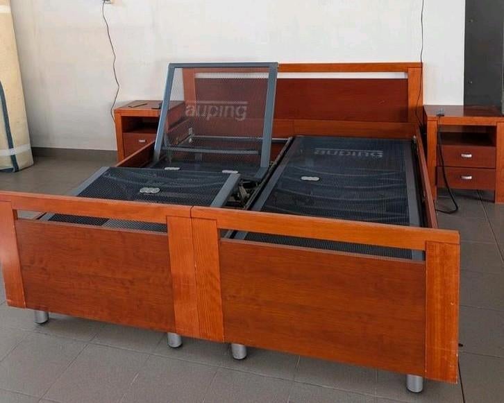 Houten tweepersoonsbed met Auping bedbodems, Ophalen, Tweepersoons, Nvt, Hout