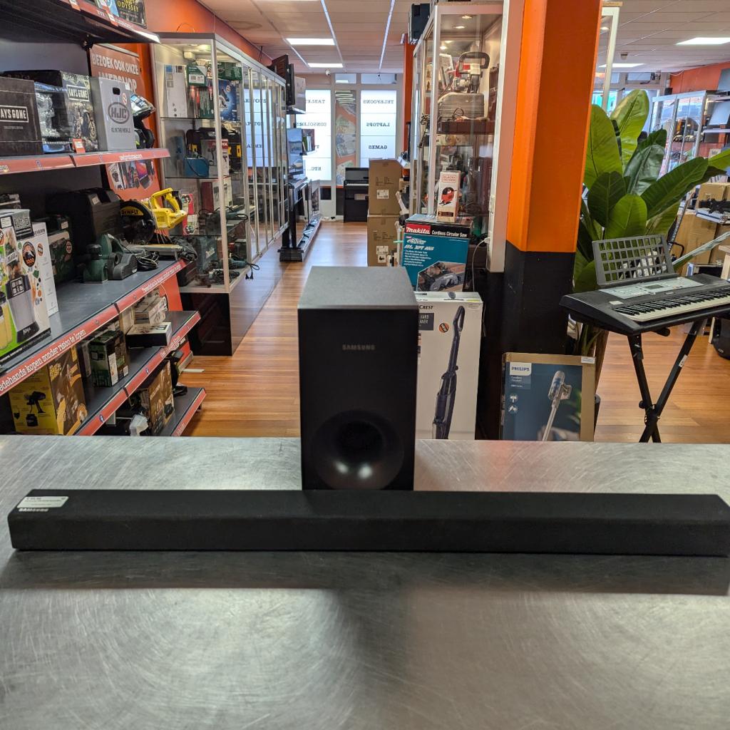 Samsung HW-K335 Soundbar, Samsung, Zo goed als nieuw, Support@Samsung.com, 129, Samsung-ro, Yeongtong-gu
Suwon-si, Gyeonggi-do 16677
South Korea