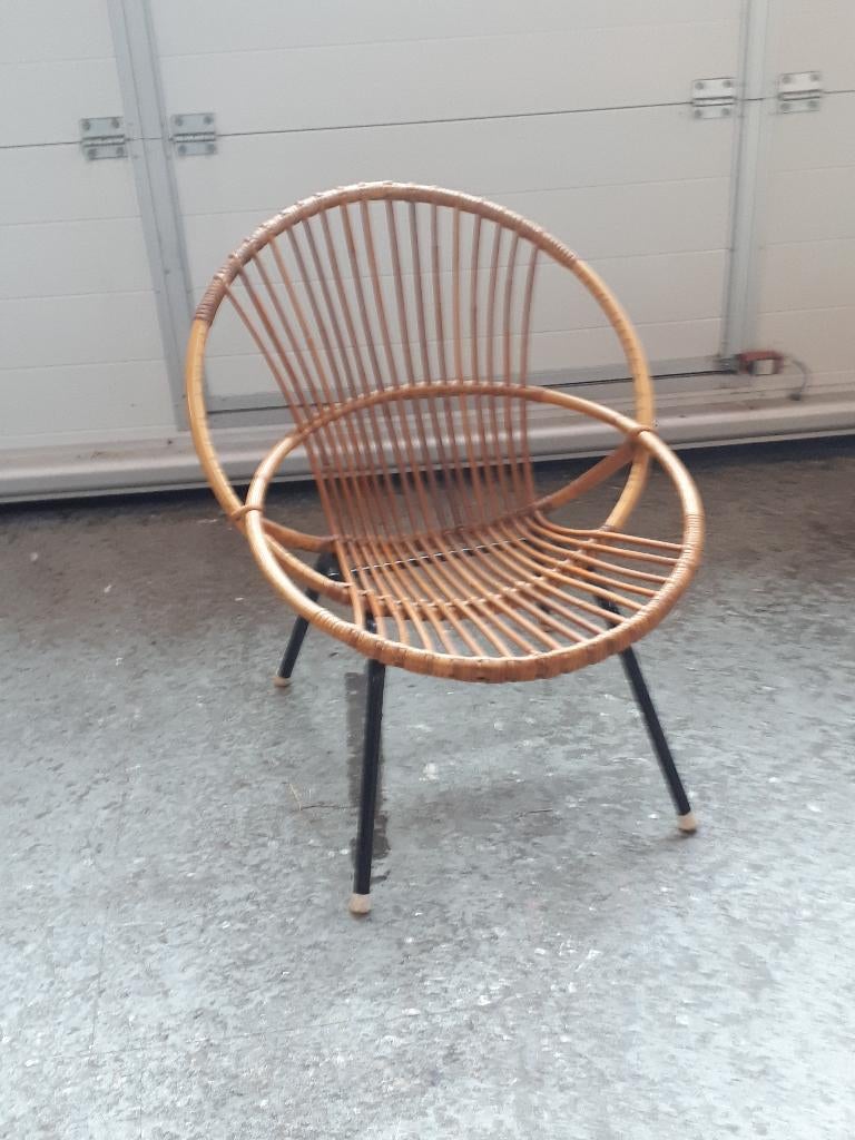 tiener rotan tafel; schommelstoel en stoel, Huis en Inrichting, Stoelen, Ophalen, Gebruikt, Twee, Bruin