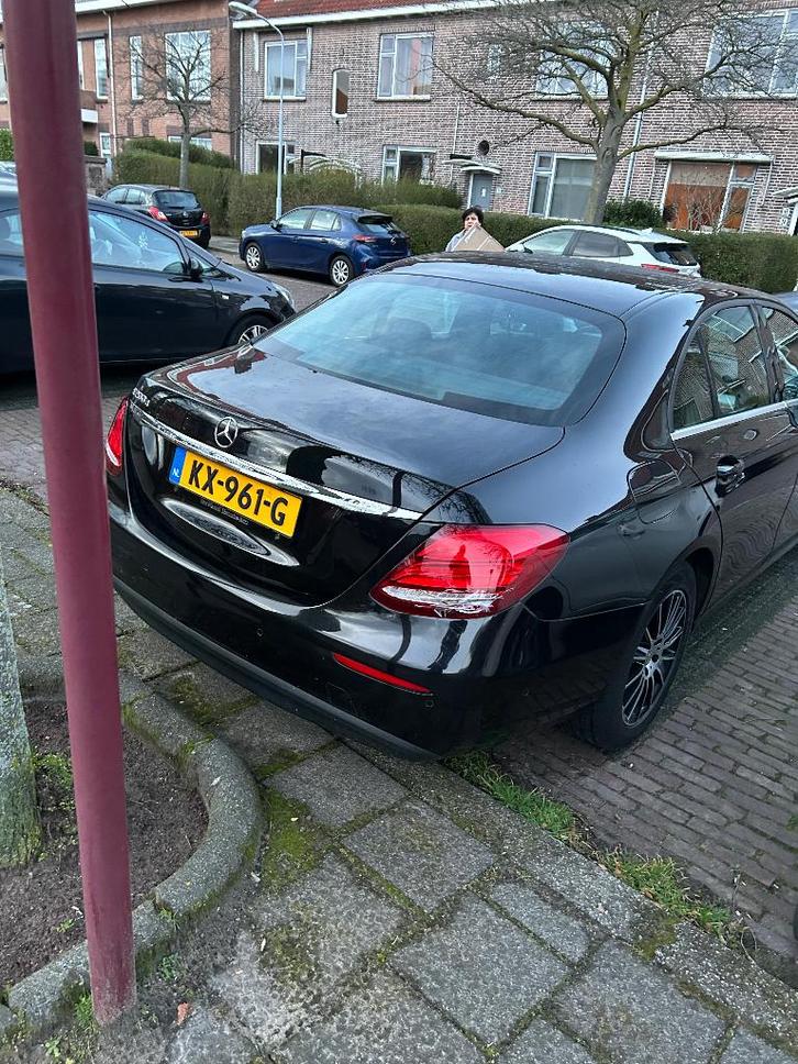 Mercedes-Benz E-Klasse E200 d 150pk 9G-TRONIC 2016 Zwart, Auto's, Mercedes-Benz, Particulier, E-Klasse, 360° camera, 4x4, ABS