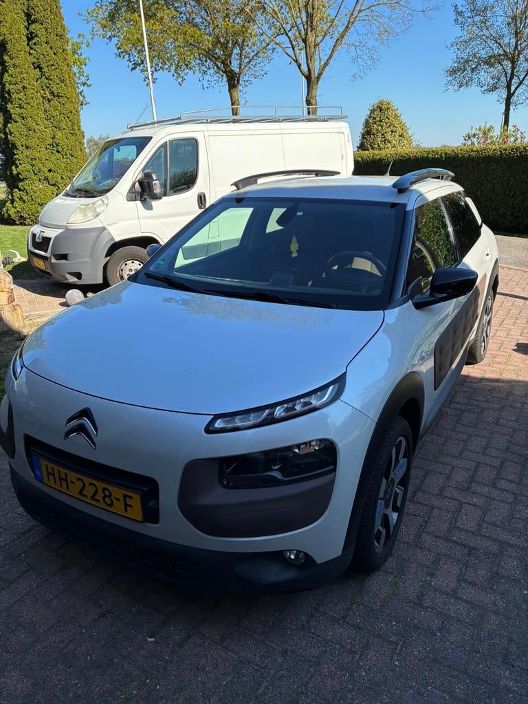 Citroën C4 Cactus 1.2 E-thp 110 2015 Wit, Auto's, 21 km/l, 40 €/maand, 1199 cc, 995 kg
