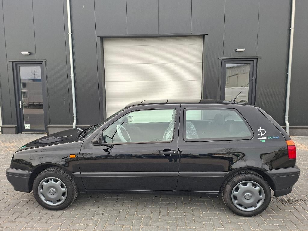 Volkswagen Golf Pink Floyd | 34 km | Uniek Verzamelobject, Auto's, Volkswagen, Voorwielaandrijving, Stof, Zwart, 4 cilinders