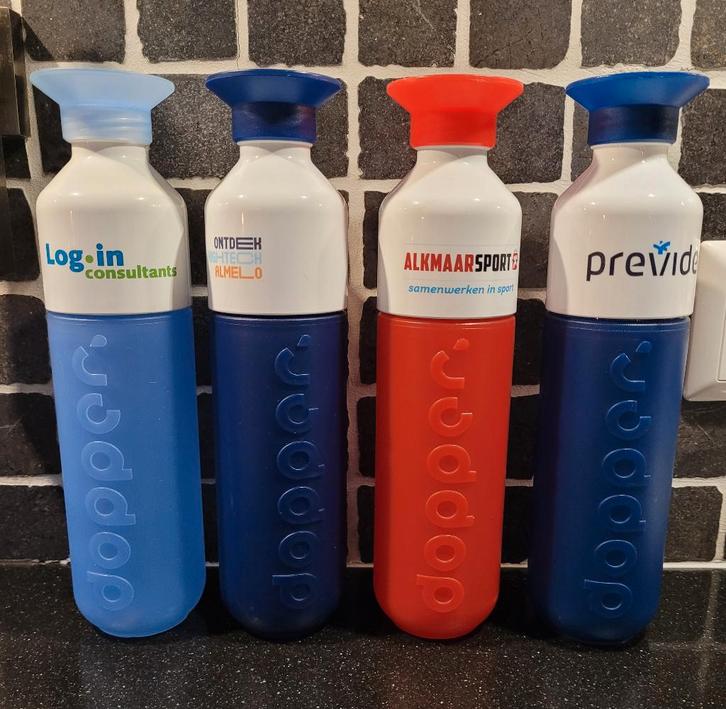 4st DOPPER waterfles 450ml per stuk te koop, blauw, rood, Sport en Fitness, Bidons, Nieuw, Ophalen of Verzenden