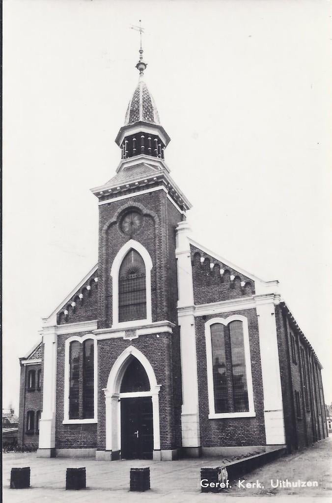 Uithuizen Gerformeerde Kerk Oude Ansichtkaart ( A1342, Ophalen of Verzenden, 1960 tot 1980, Ongelopen