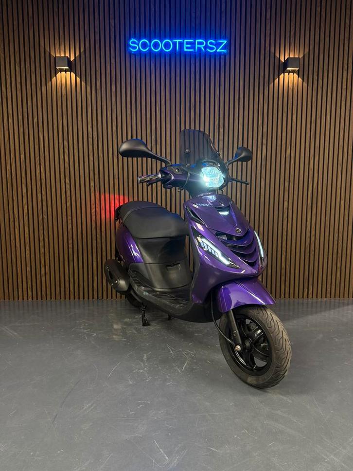 Piaggio Zip Mystic purple|2019|Full Led|Brom|45Km|Garantie, Fietsen en Brommers, Scooters | Piaggio, Zo goed als nieuw, Zip, Benzine