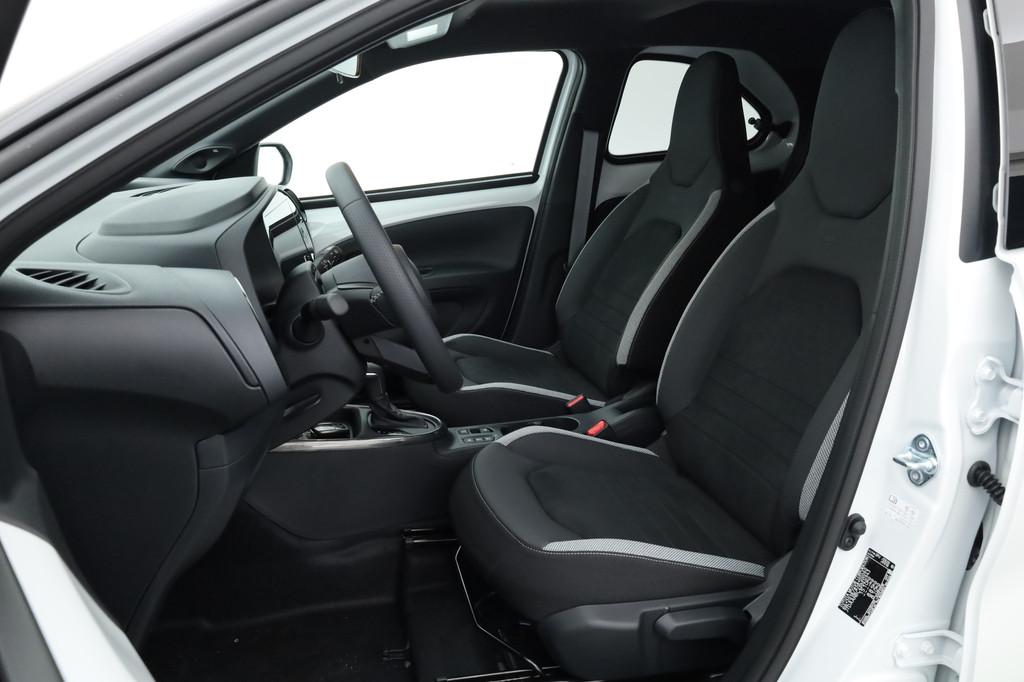 Toyota Aygo X Hybrid 115 GR Sport | Direct Leverbaar | Camer, 12 maanden, Stof, Gebruikt, Zwart