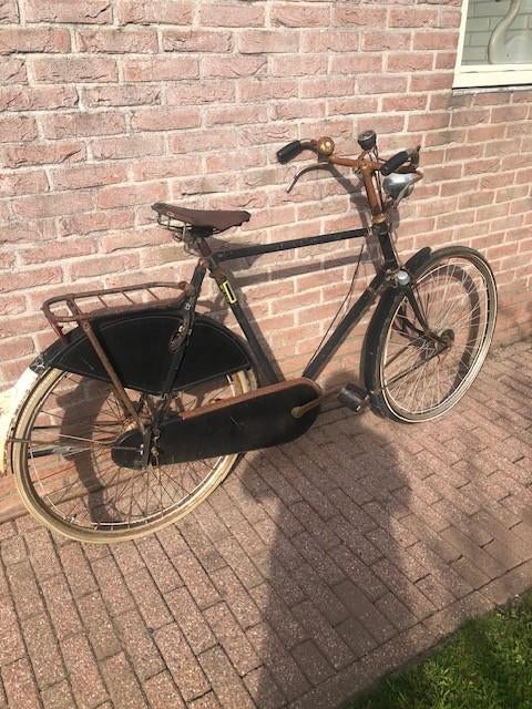 Oude fiets, Fietsen en Brommers, Fietsen | Oldtimers, 59 cm of meer, Ophalen, Trommelrem, Gazelle fiets