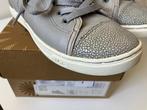 Nieuwe grijze beige UGG sneakers 37, Kleding | Dames, Schoenen, UGG, Beige, Nieuw, Ophalen of Verzenden