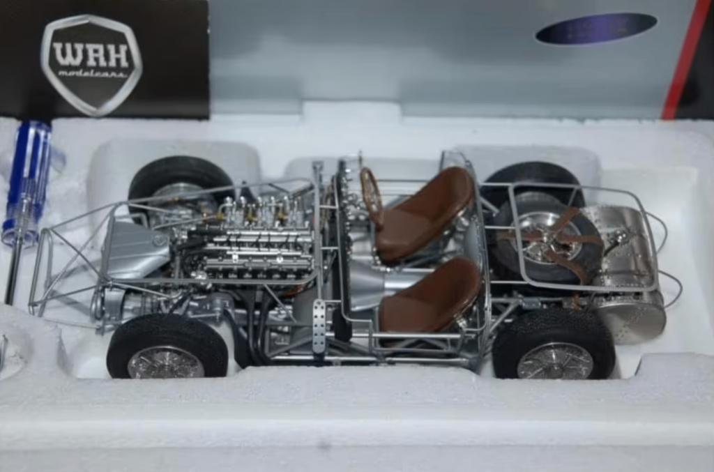 1:18 MASERATI 300S ROLLING CHASSIS CMC M-109 in box WRH, Hobby en Vrije tijd, Modelauto's | 1:18, Verzenden, Zo goed als nieuw