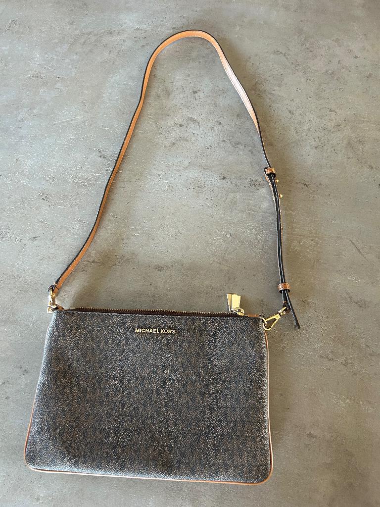 Michael Kors tasje, Ophalen of Verzenden, Zo goed als nieuw, Bruin, Schoudertasje