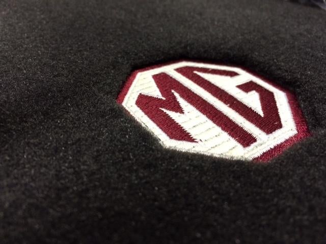 MGF MG TF tapijt / matten set met origineel MG logo nieuw, Auto diversen, Wieldoppen, Ophalen of Verzenden, Nieuw