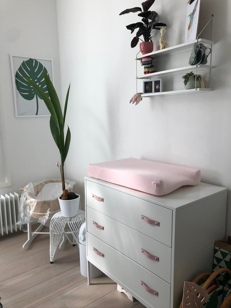 Mooie witte commode met leren handgreepjes en 3 lades, Ophalen, 50 tot 70 cm, 90 tot 105 cm, 100 cm of meer