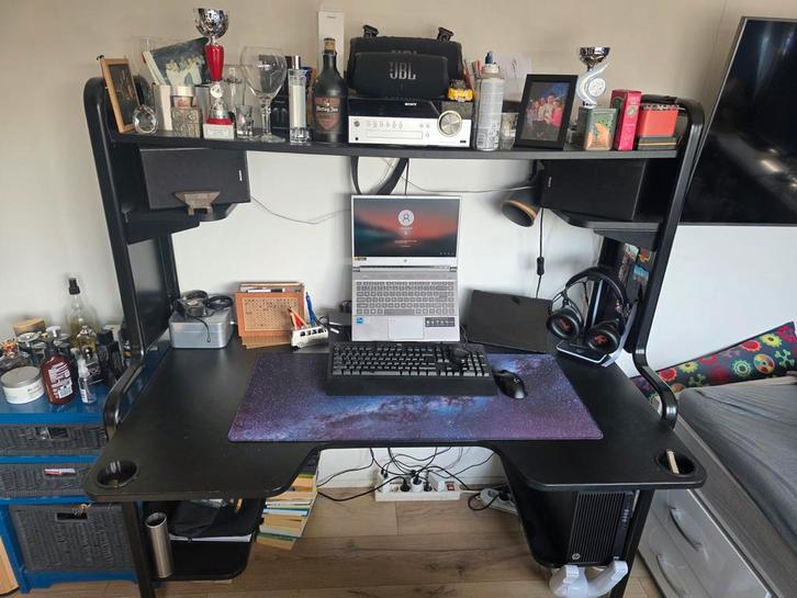 Ikea Fredde bureau - onderdelen missen, Huis en Inrichting, Bureaus, Ophalen